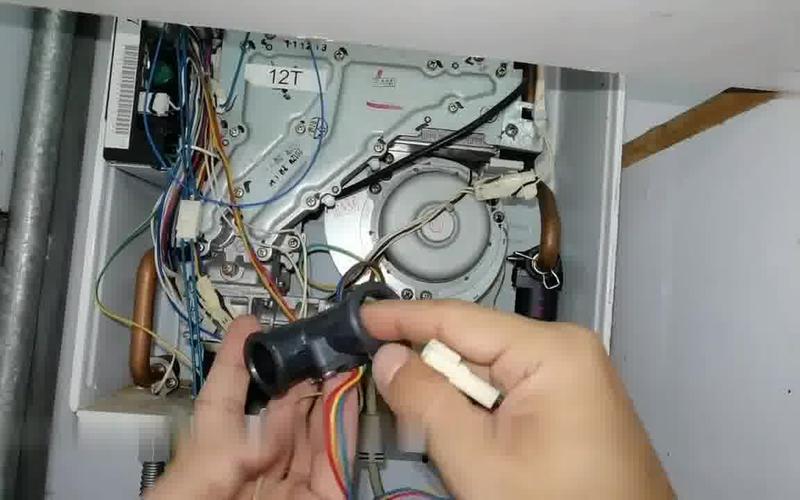 电壁挂炉出现f6故障,壁挂炉显示f62是什么意思2024/6/