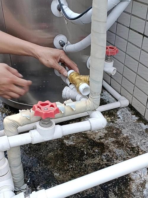 介绍空气能出风口漏水之谜,原因、预防与应对_空气能出风口漏水